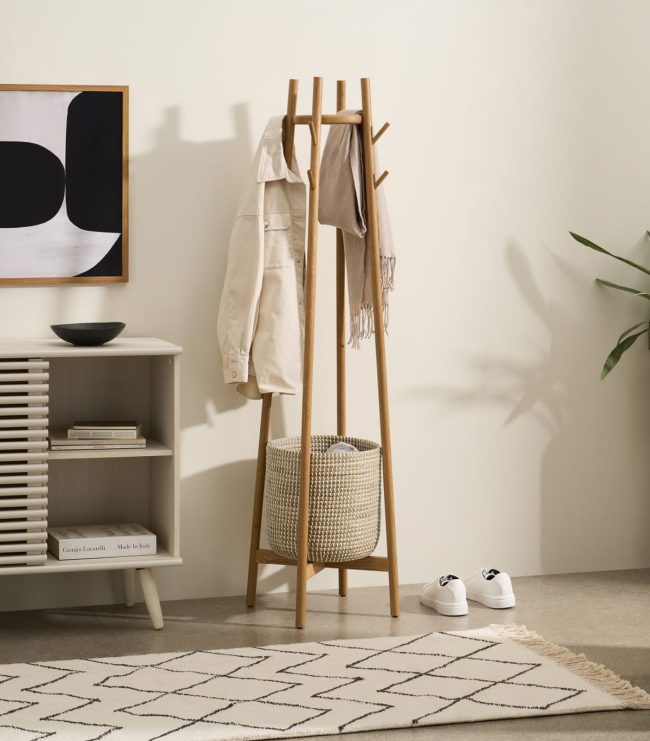 Manu Coat Stand with Natural Seagrass Basket - Görsel 2
